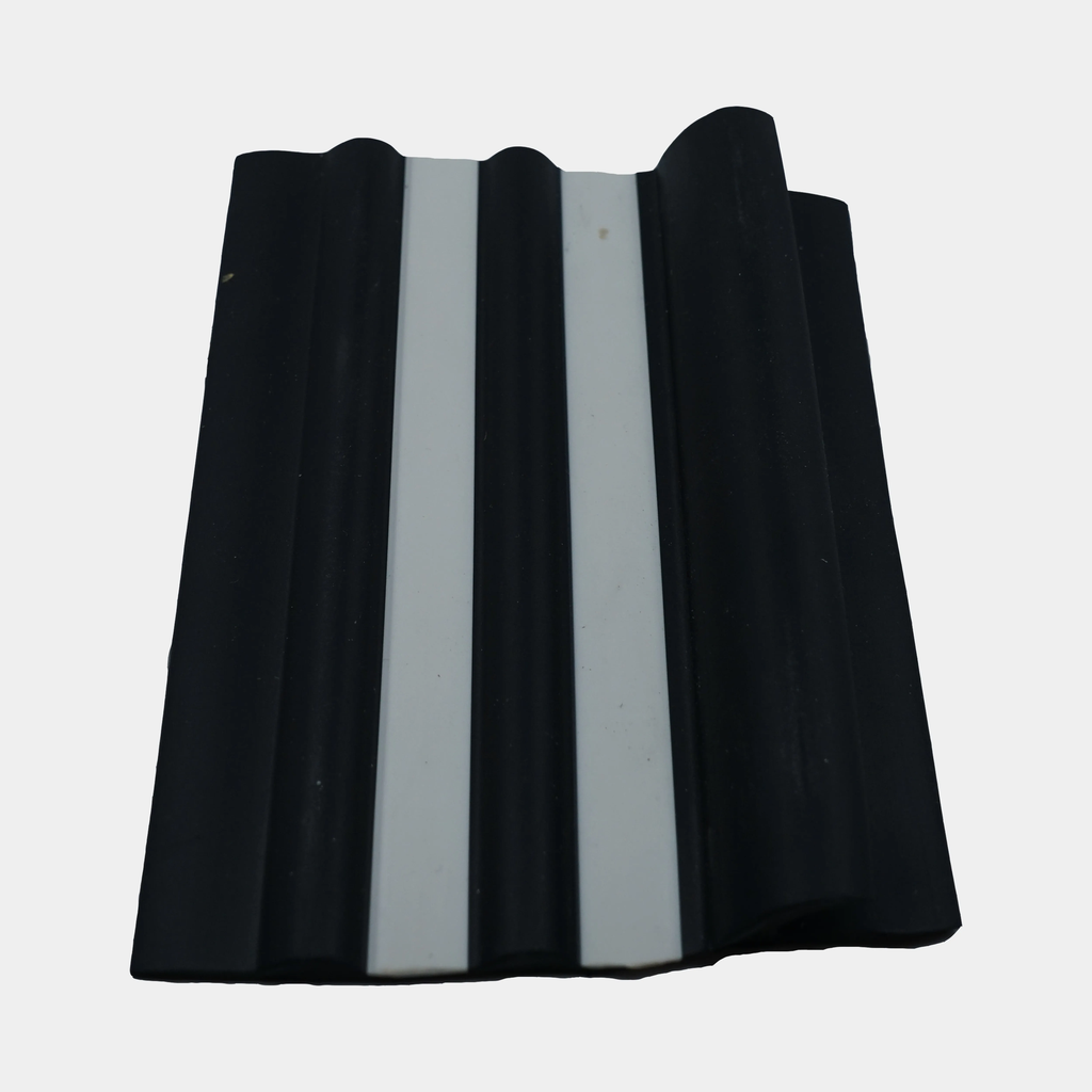 [#000018] Bande de ragage Shark Fin Noir & Blanc pour Semi-Rigide – Protection Boudin PVC & Hypalon - PrestaShop 167