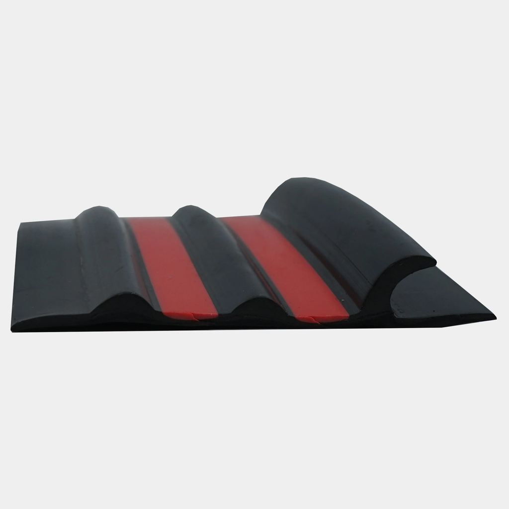 [#000002] Bande de ragage Shark Fin Noir & Rouge – Protection Semi-Rigide
